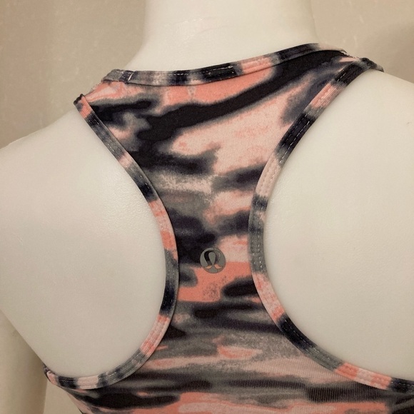 Lululemon Wamo Camo Pink Cool Racerback Tank Top Size 4 - Picture 8 of 10